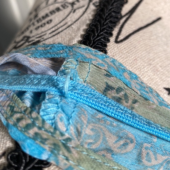 Simply Noelle flowy-fabric dressy tank top - Picture 5 of 8